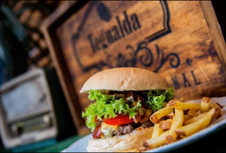 La Tegualda: ¡Vamos por esas hamburguesas!