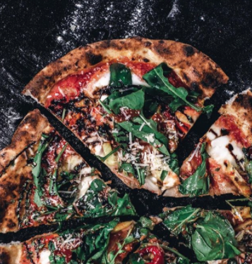 Testardos Pizza: desde masa de calamar hasta aceite de trufa blanca