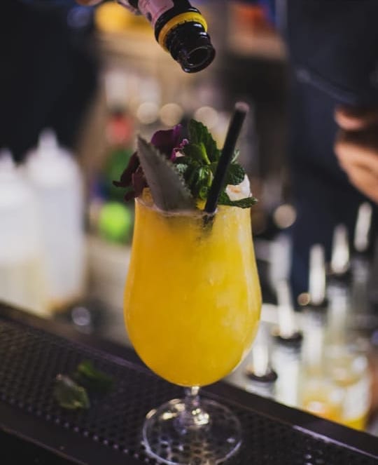 Sweet&Sour: una mesa, un plato y un vaso lleno de sorpresas